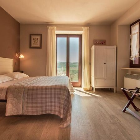 Poggio Dei Farinetti Bed and Breakfast Diano dʼAlba Buitenkant foto