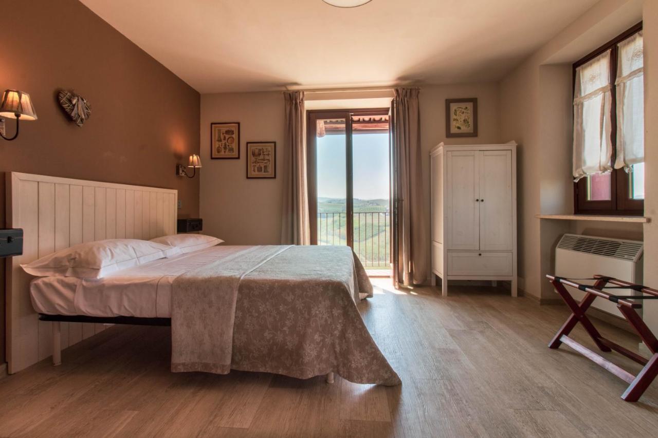 Poggio Dei Farinetti Bed and Breakfast Diano dʼAlba Buitenkant foto