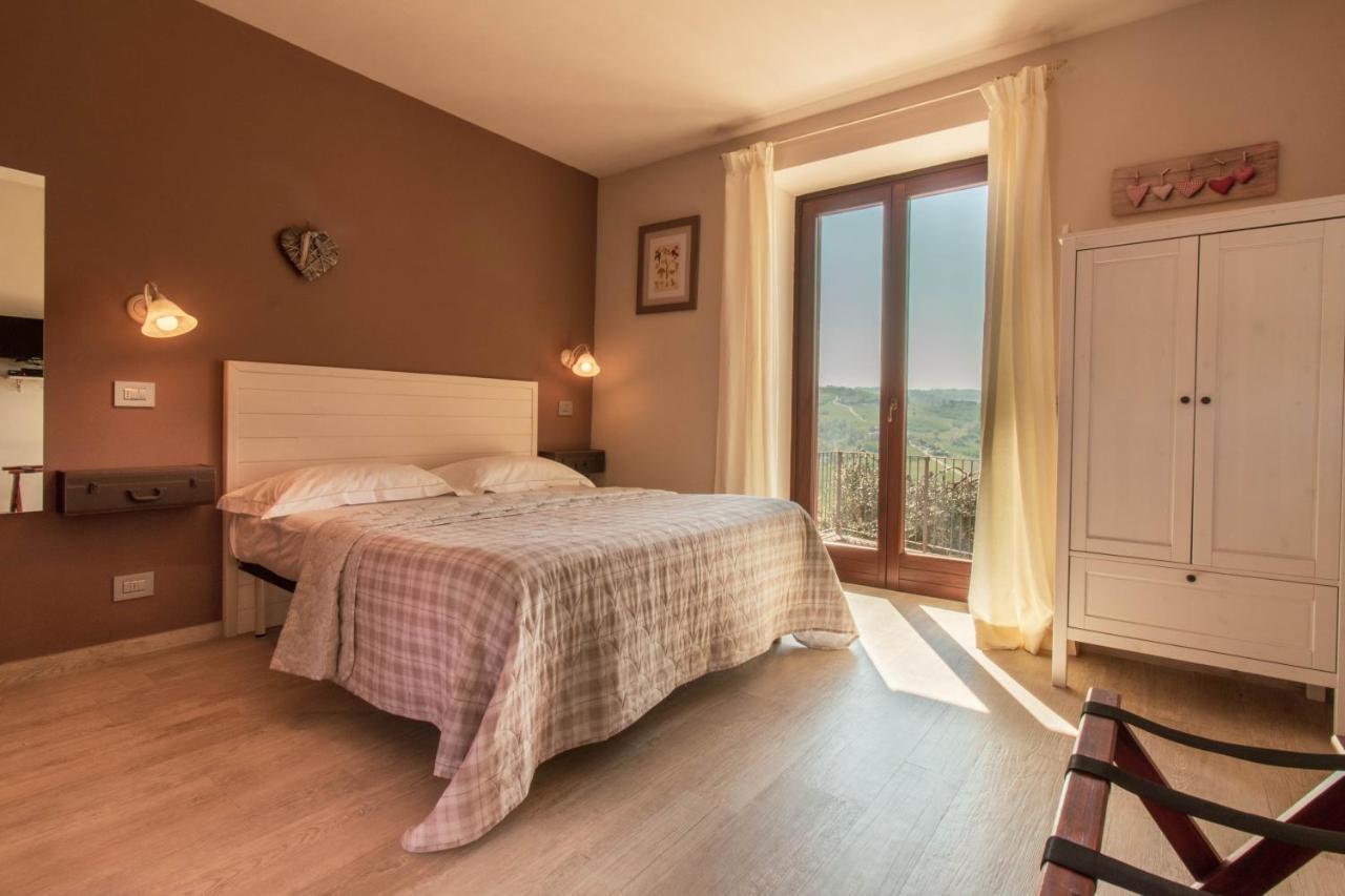Poggio Dei Farinetti Bed and Breakfast Diano dʼAlba Buitenkant foto